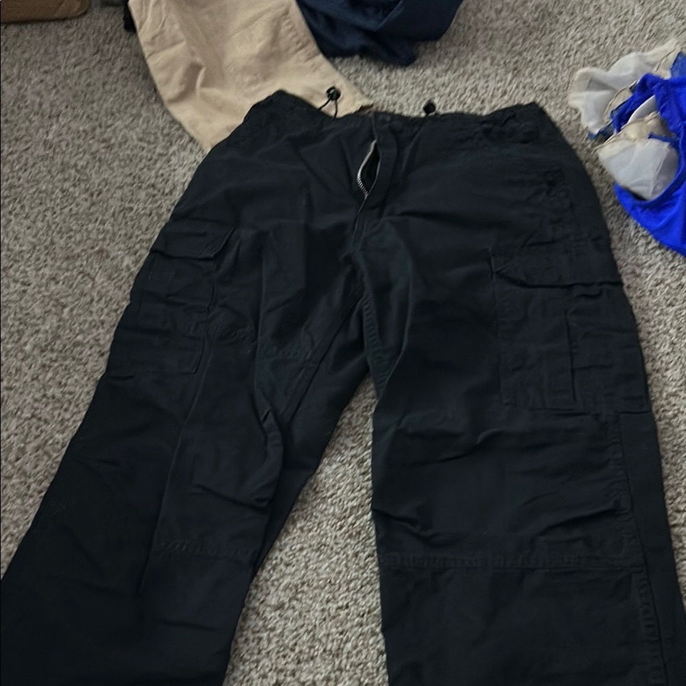 Woamns Black Cargo Pants